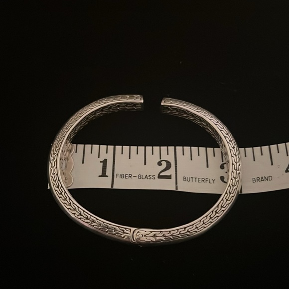 Luxury Artisan of Bali Oval Cuff. Artisan-crafted of solid sterling silver. - Picture 7 of 10
